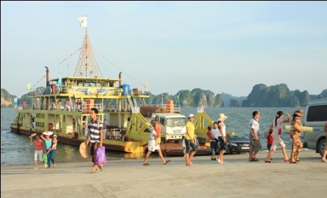 Vietnam car rental, Hanoi to Catba by hydrofoil